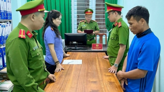 Bắt kẻ hiếp dâm bé gái dẫn đến mang thai