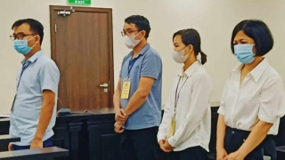 Nhận tiền “hoa hồng” của Việt Á, nhóm cán bộ bệnh viện lĩnh án tù