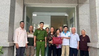 Công an xã kịp thời ngăn chặn vụ lừa đảo 300 triệu đồng