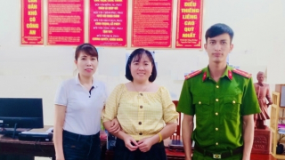 Công an xã giúp người dân nhận lại 30 triệu đồng do chuyển khoản nhầm