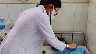 19 sinh viên Đại học Quốc gia TP Hồ Chí Minh nhập viện nghi ngộ độc thực phẩm