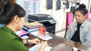 Bắt kẻ dùng ứng dụng chỉnh sửa ảnh để lừa tiệm vàng