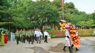 Bộ trưởng Tô Lâm dâng hương tại Khu di tích Quốc gia đặc biệt Kim Liên