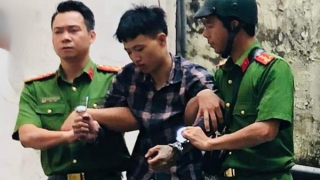 Tên trộm đột nhập từ tum tầng 5 rồi xuống tầng 4... ngủ