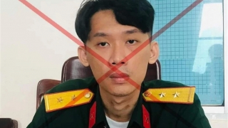 Sĩ quan trợ lý quân lực "dỏm" bị bắt quả tang khi đang giở chiêu lừa đảo