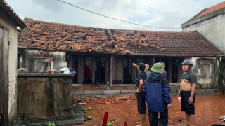 Giông lốc bất ngờ làm tốc mái hơn 70 căn nhà ở Quảng Ninh