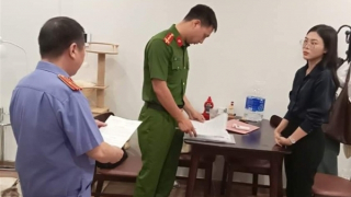 Giả nhãn mác thương hiệu nổi tiếng tai nghe, loa, đồng hồ... bán ra thị trường