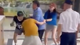 Hoa khôi trường đại học bị khởi tố vì đánh ghen giùm bạn