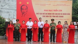 Khai mạc triển lãm “Chủ tịch Hồ Chí Minh với cán bộ và nhân dân các dân tộc tỉnh Bắc Giang”