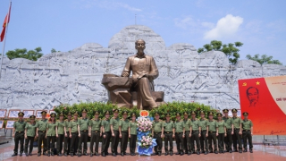 Trường ĐH Kỹ thuật - Hậu cần CAND về nguồn tại Khu di tích Sáu điều Bác Hồ dạy CAND