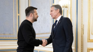 Chuyến công du giữa lúc “nước sôi lửa bỏng”