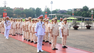 Đoàn đại biểu Đảng ủy Công an Trung ương, Bộ Công an vào Lăng viếng Chủ tịch Hồ Chí Minh