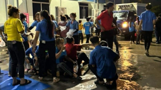 Gần 100 công nhân nhập viện sau khi ăn bánh đa cua