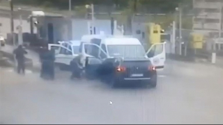 Phục kích xe chở tù nhân, giải thoát trùm ma túy tại Pháp