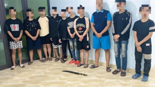 Hai nhóm hỗn chiến chỉ vì điếu thuốc là điện tử