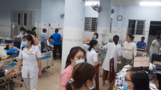 Công an vào cuộc điều tra vụ gần 100 công nhân nhập viện sau bữa ăn tối tại công ty