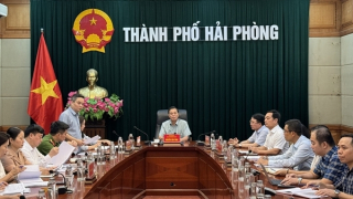 Khẩn trương làm rõ nguyên nhân bé 5 tuổi nghi bị bạo hành ở trường mầm non