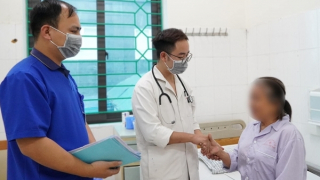 Lại trò khám chữa bệnh miễn phí, tặng quà tri ân