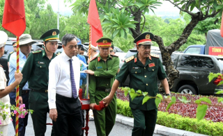 Truy điệu, an táng 12 hài cốt liệt sĩ từ Lào tại Nghĩa trang liệt sĩ quốc gia Đường 9