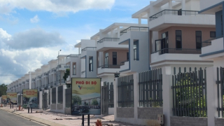 Kỷ luật cảnh cáo Chủ tịch huyện liên quan đến vụ 680 căn nhà xây dựng không phép