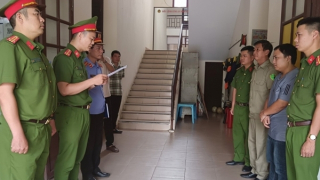 Giám đốc cấu kết với kế toán mua bán trái phép hàng trăm hóa đơn