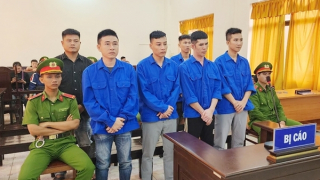 Nhóm thanh niên mua đi bán lại vũ khí lãnh án tù