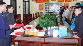 Đánh sập đường dây sản xuất, mua bán, vận chuyển con dấu, tài liệu giả kiếm lợi trên 100 tỷ đồng