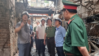 Lãnh đạo Bộ Công an trực tiếp đến hiện trường vụ cháy chỉ đạo công tác cứu nạn, cứu hộ