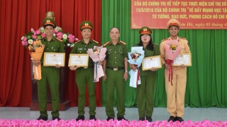 Nữ Phó trưởng Công an xã được bà con Hre tin yêu