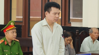 Lãnh 8 năm tù vì chém chị ruột