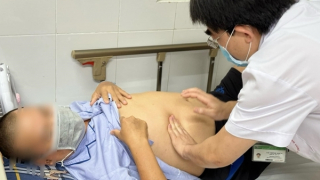 Nghiện ăn rau muống sống, người đàn ông mang ổ sán lớn ở gan