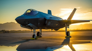 Công nghệ quân sự khiến chi tiêu quốc phòng của Mỹ cao chót vót