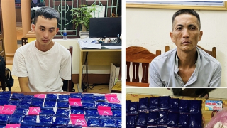 Bắt 2 đối tượng, thu giữ hơn 18 nghìn viên ma túy và gần 1 bánh heroin