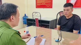 Tạm giữ đối tượng cưỡng đoạt tài sản của nhiều lái xe tại cửa khẩu Kim Thành