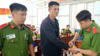 "Xí phần" mặt biển để vòi tiền bảo kê ngư dân và thương lái