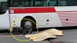 Va chạm với xe giường nằm, 2 người đi xe máy tử vong