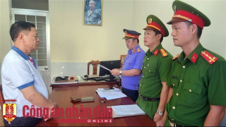 Bắt giam nguyên Chủ tịch UBND xã cùng cán bộ địa chính ở Phú Quốc