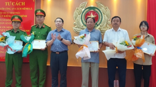 Khen thưởng người dân hỗ trợ bắt tội phạm