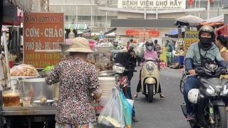 Nan giải việc xử lý người buôn bán hàng rong (kỳ 2)