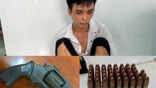 Kiểm tra phòng trọ, phát hiện nhóm đối tượng tàng trữ vũ khí, sử dụng ma túy