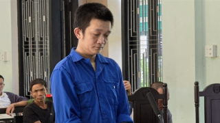 Người đàn ông dùng xăng đốt chết tình nhân lĩnh 20 năm tù