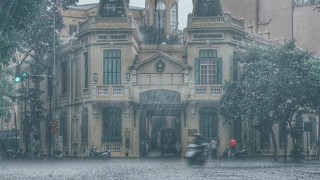 Miền Bắc trời mưa to, Nam bộ ngày nắng nóng