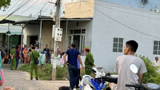 Xác định nghi can xô đổ xe máy, đè cô gái xuống bãi đất trống trong đêm