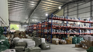 Phát hiện kho điện thoại di động, iPad "khủng" không rõ nguồn gốc