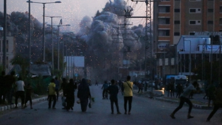 Israel ném bom khu vực trường học của LHQ ở Dải Gaza