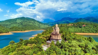 Trung Bộ hửng nắng, miền Bắc mưa to