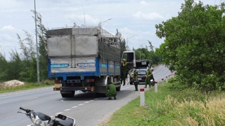 Tài xế tử vong trong cabin khi xe dừng bên quốc lộ 1A