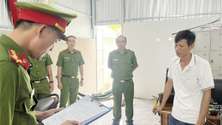 Khởi tố nhóm đối tượng ở Cà Mau làm giả hồ sơ đăng ký xe