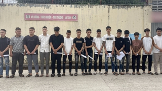 Khởi tố 24 đối tượng trong 2 nhóm chạy xe mô tô mang theo hung khí đi gây rối
