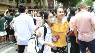 Thi vào lớp 10 tại Hà Nội: Học sinh, giáo viên nói gì về đề thi môn Ngữ văn?